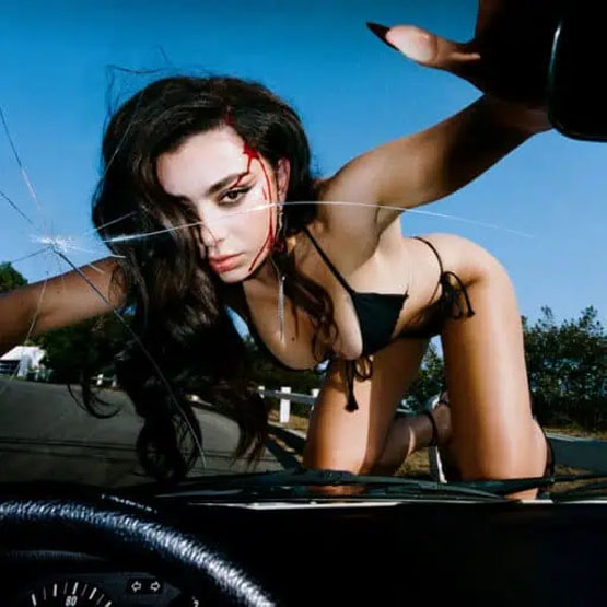 Charli XCX – Crash